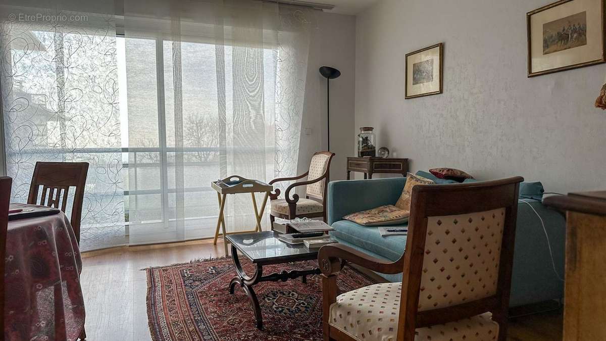 Appartement à MONT-SAINT-AIGNAN