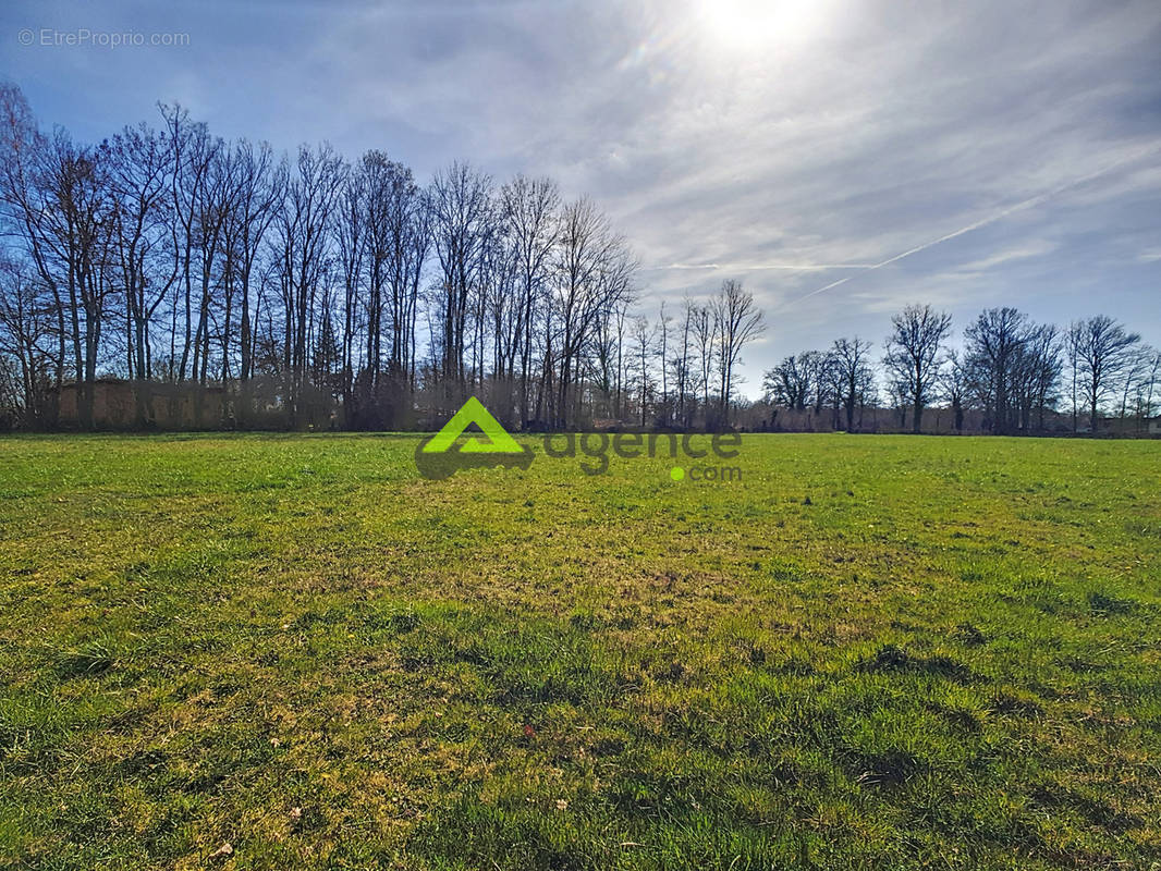 Terrain à GOUZON