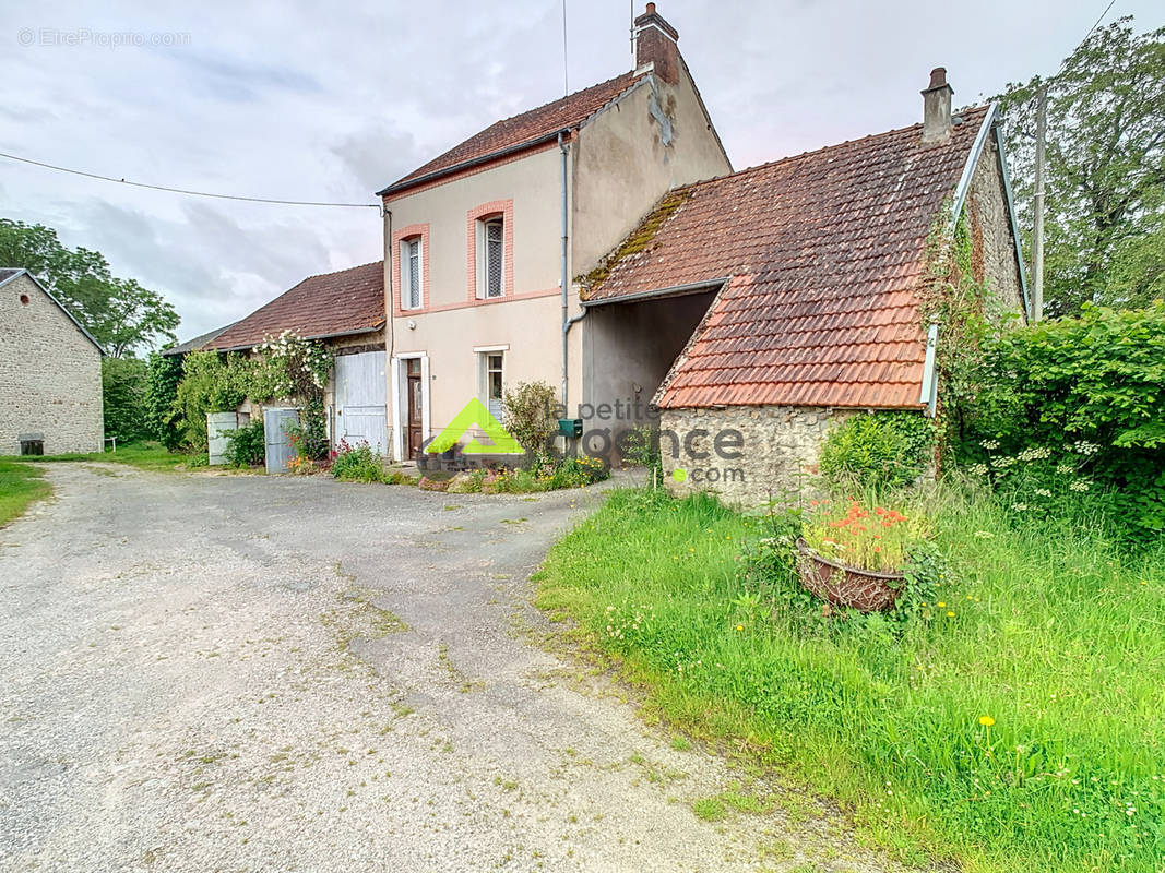 Maison à GOUZON