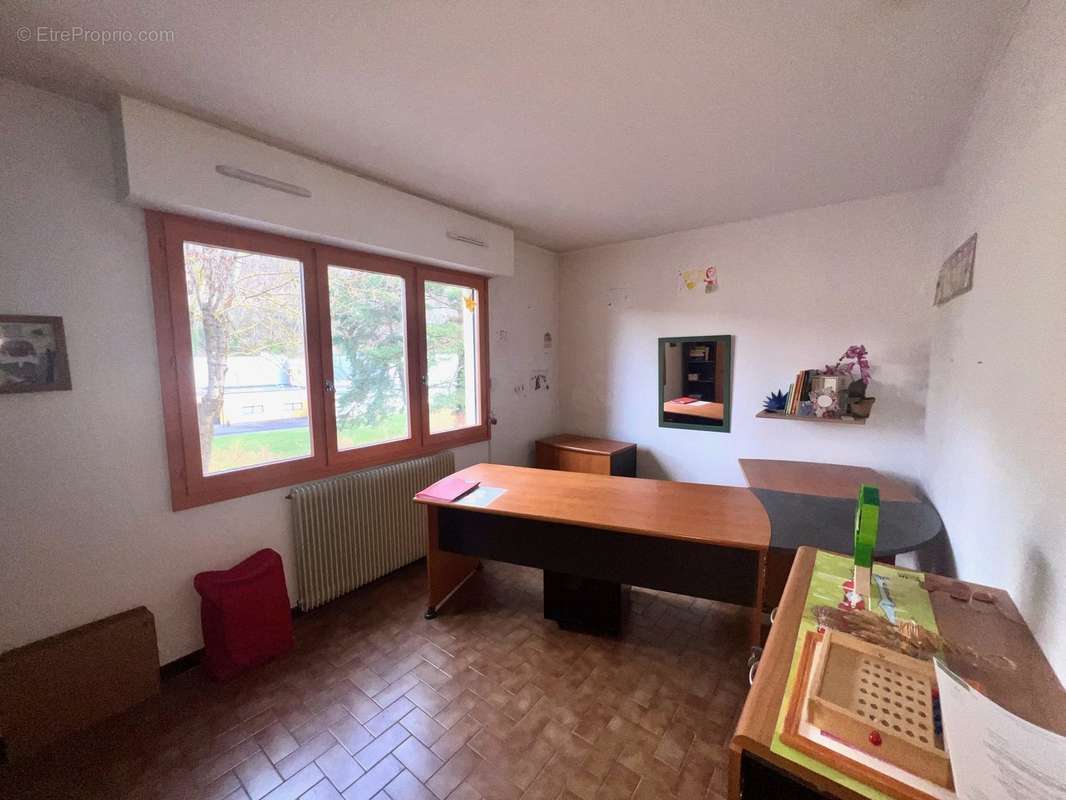 Appartement à LE CHAMBON-FEUGEROLLES