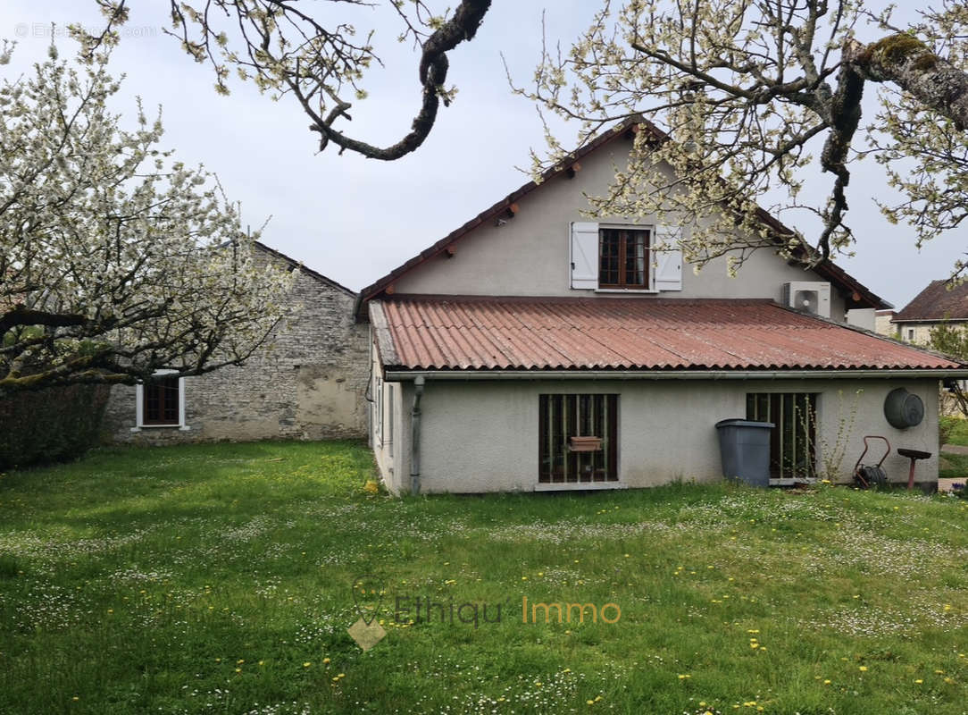 Maison à BAR-SUR-AUBE