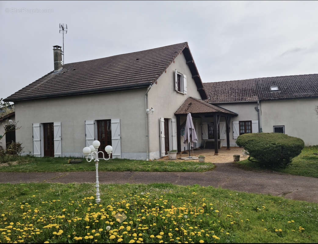 Maison à BAR-SUR-AUBE