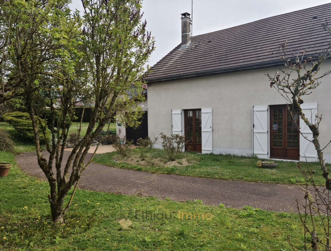 Maison à BAR-SUR-AUBE