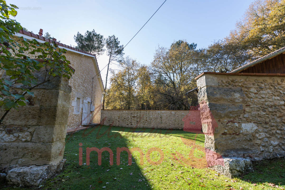 Maison à ROQUEFORT