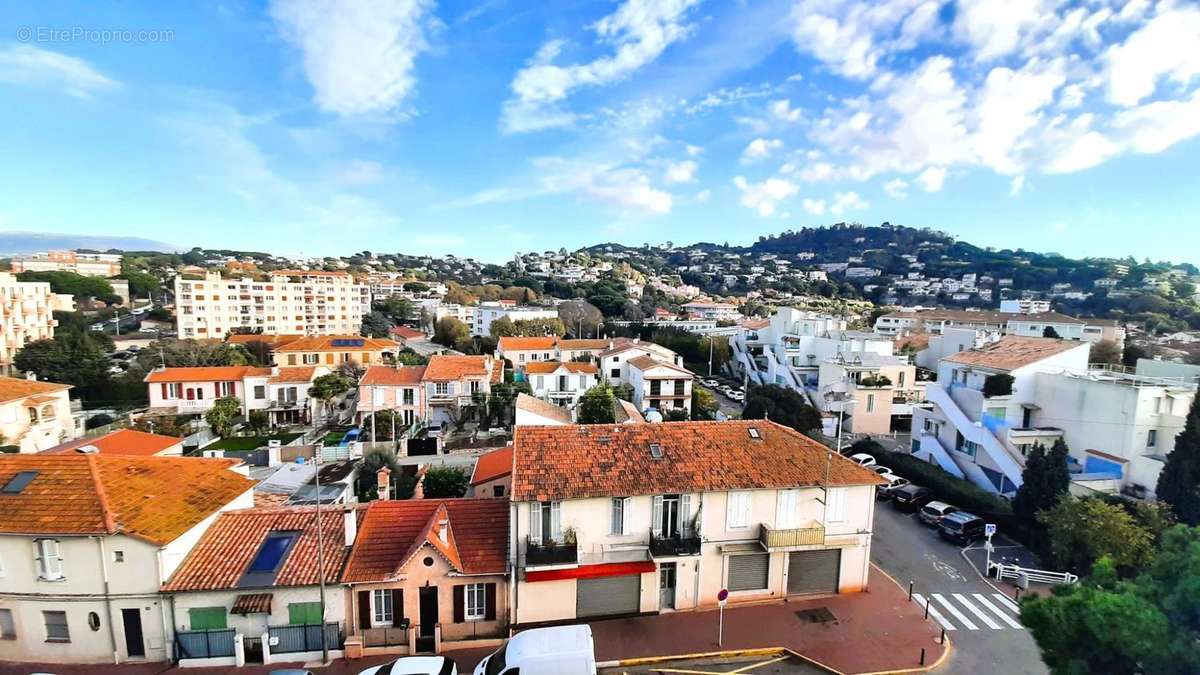 Vue dégagée des chambres - Appartement à CANNES