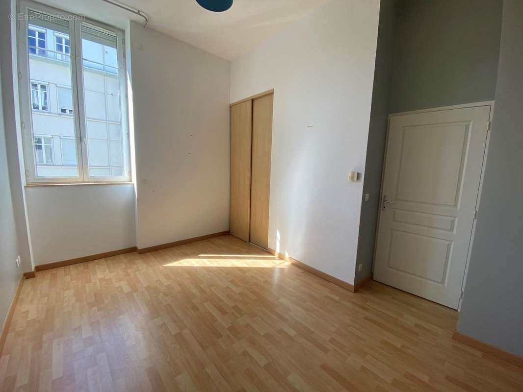 Appartement à SAINT-ETIENNE