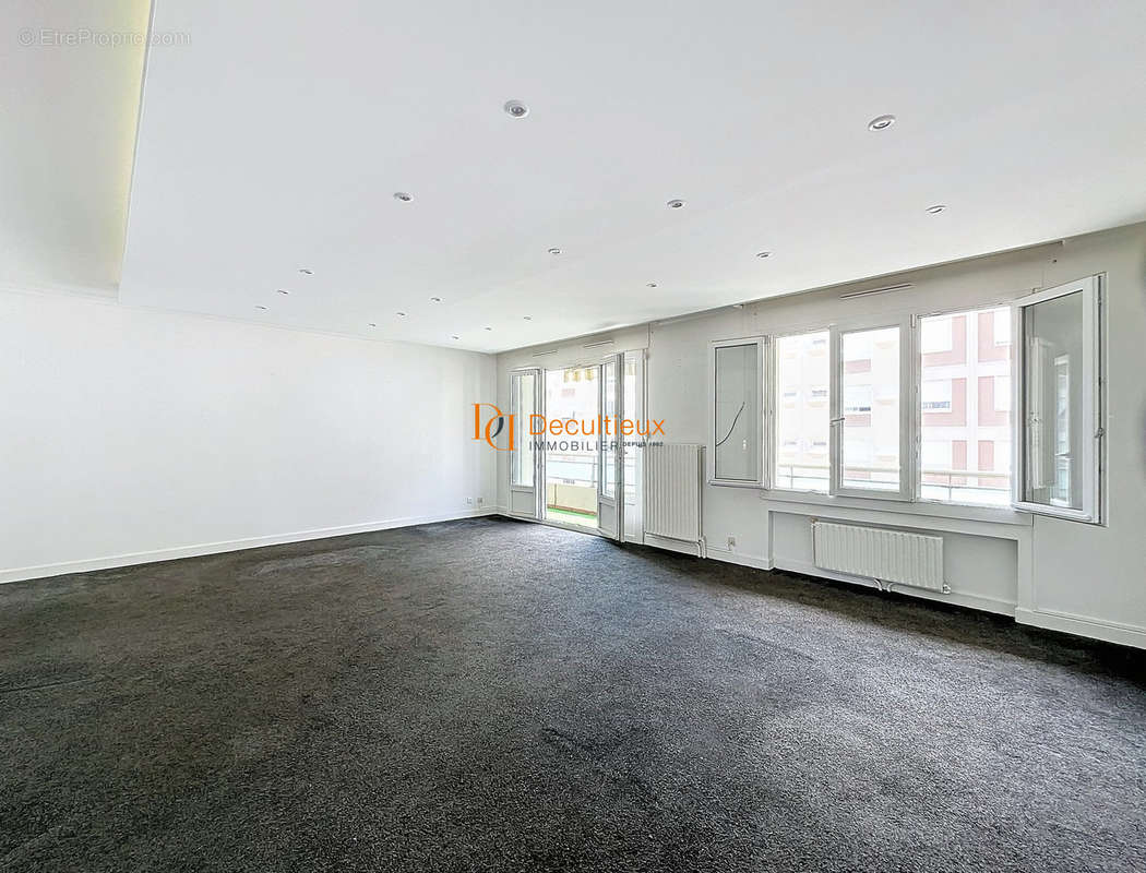 SEJOUR - Appartement à VILLEURBANNE