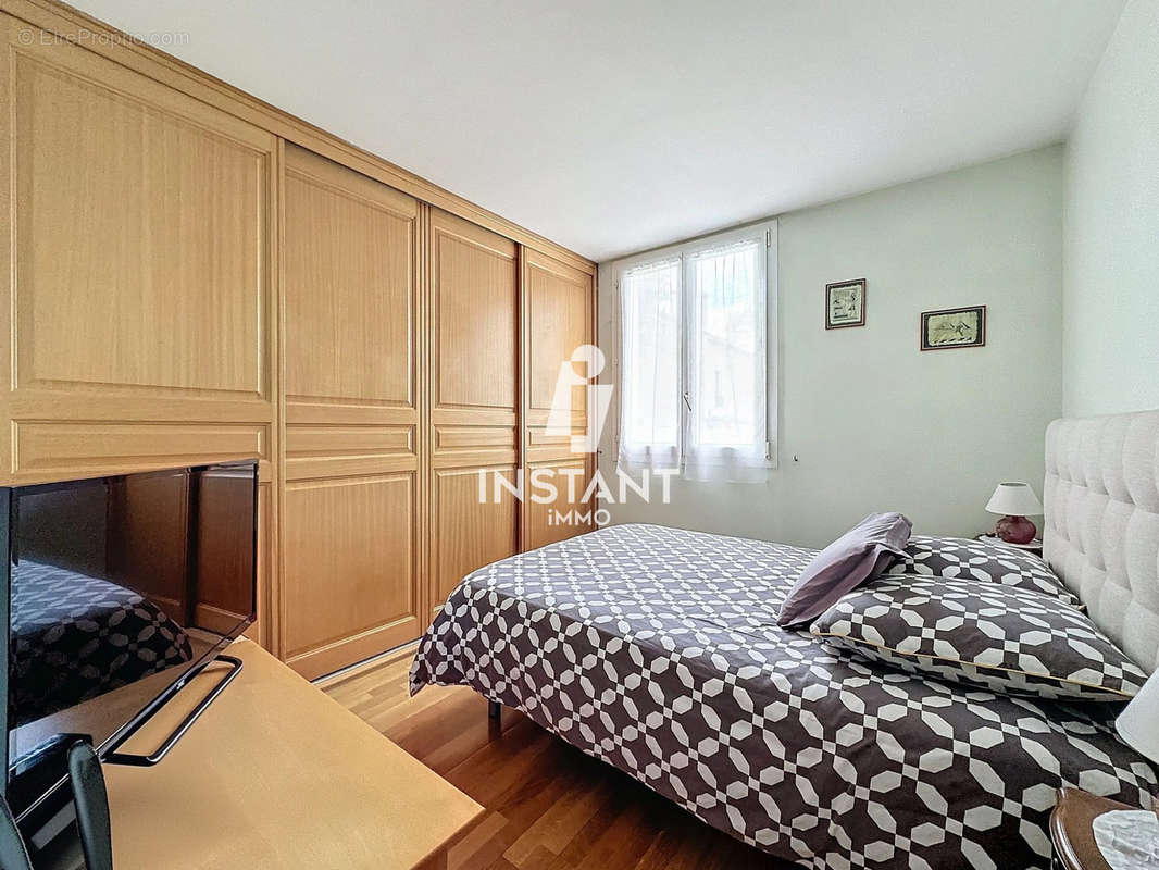 Chambre 2 - Appartement à MAISONS-ALFORT