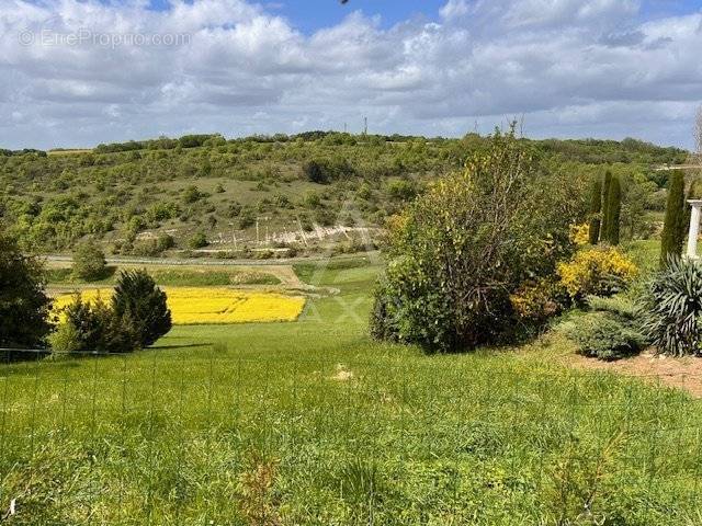 Terrain à RUELLE-SUR-TOUVRE