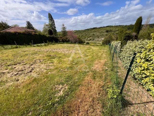 Terrain à RUELLE-SUR-TOUVRE