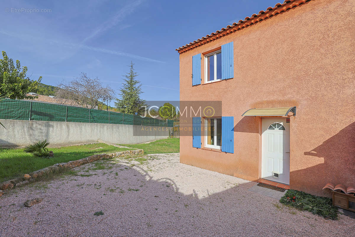 Maison à CARNOULES