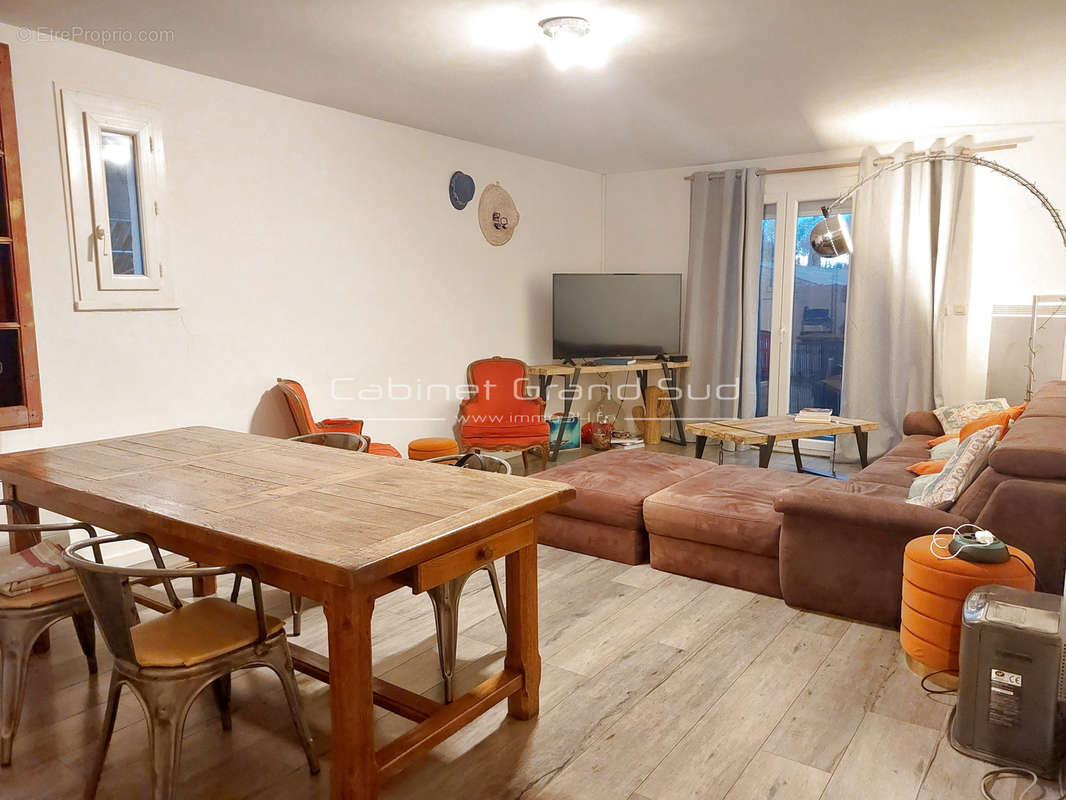 Appartement à MAUGUIO