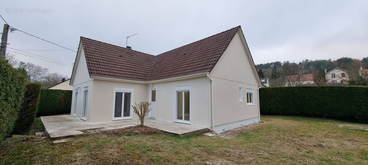 Maison à PONT-SUR-YONNE