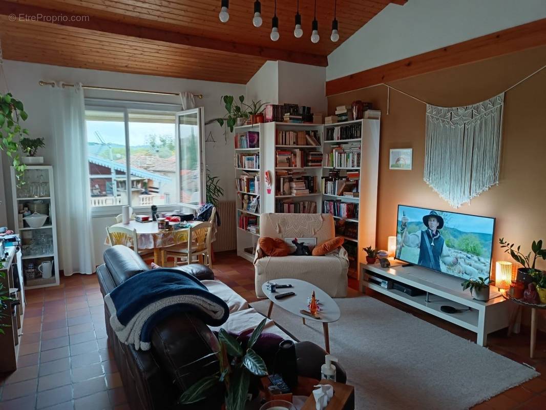 Appartement à LEVIGNAC