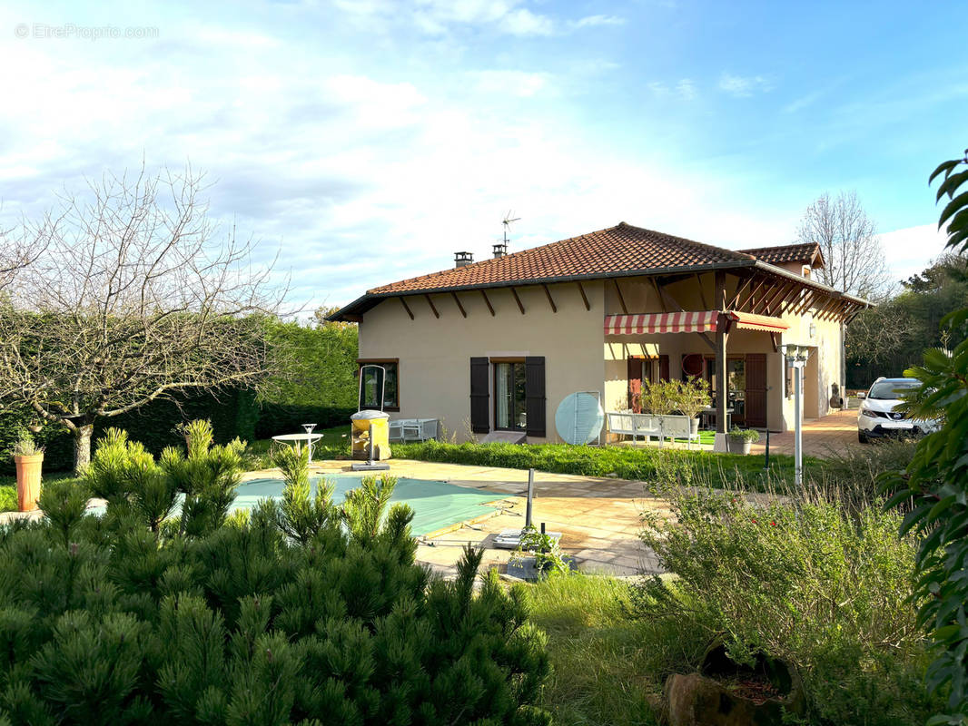 Maison à SAINT-CYR-SUR-MENTHON