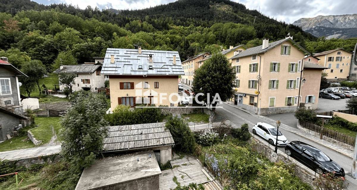 Appartement à SAINT-ETIENNE-DE-TINEE