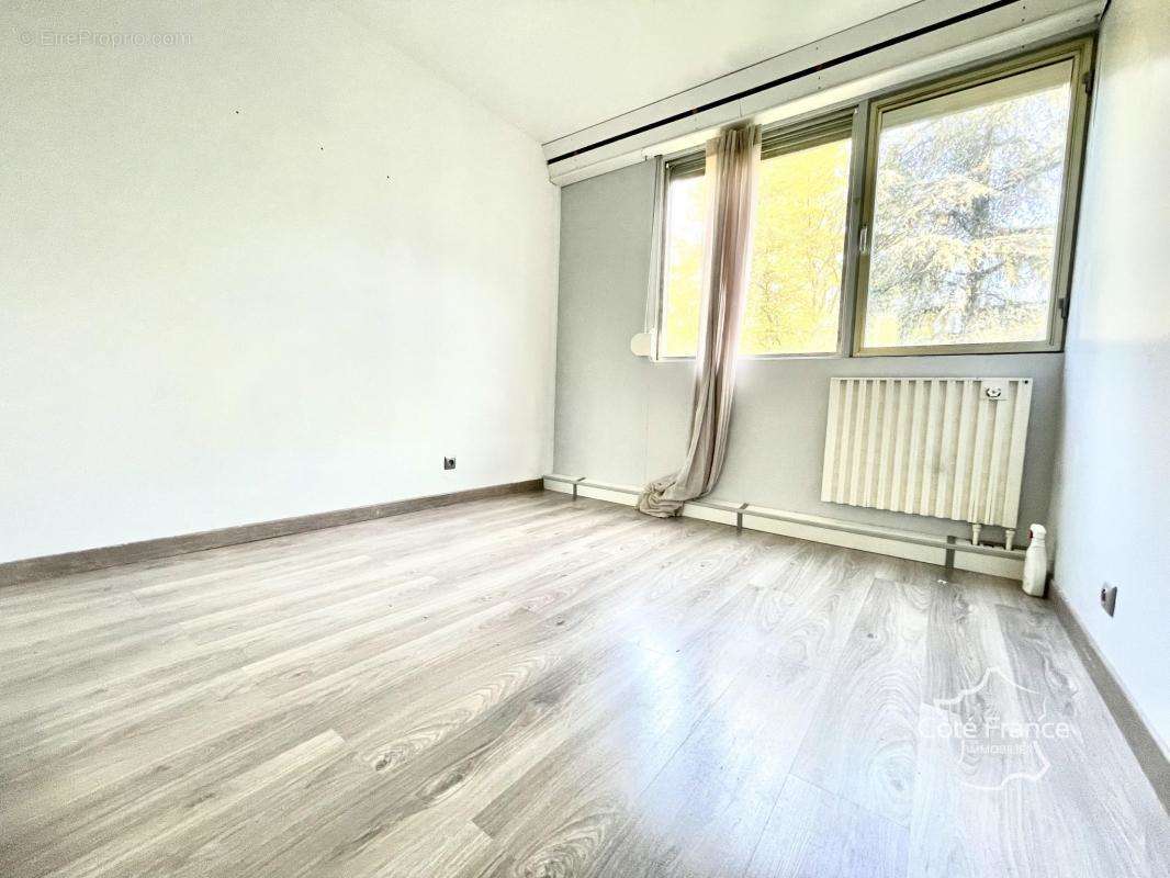 Appartement à VAIRES-SUR-MARNE