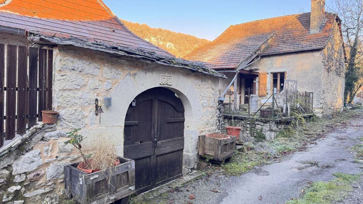 Maison à ESPAGNAC-SAINTE-EULALIE