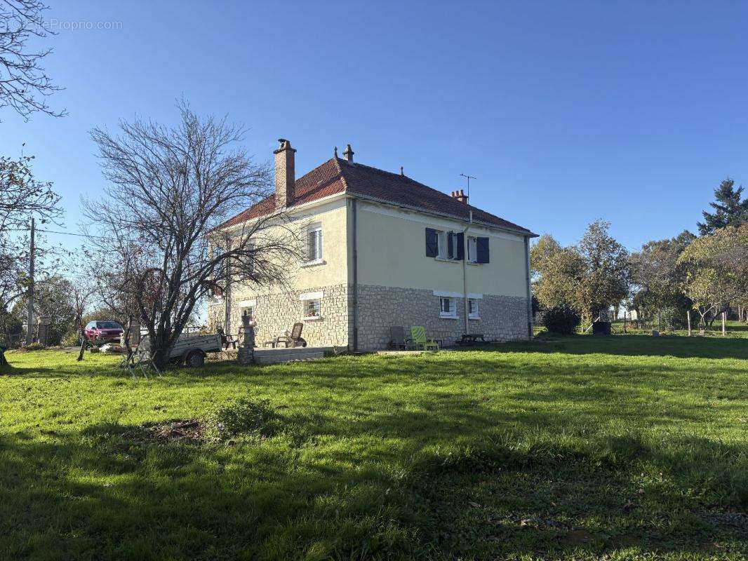 Maison à SAVIGNAC-LEDRIER