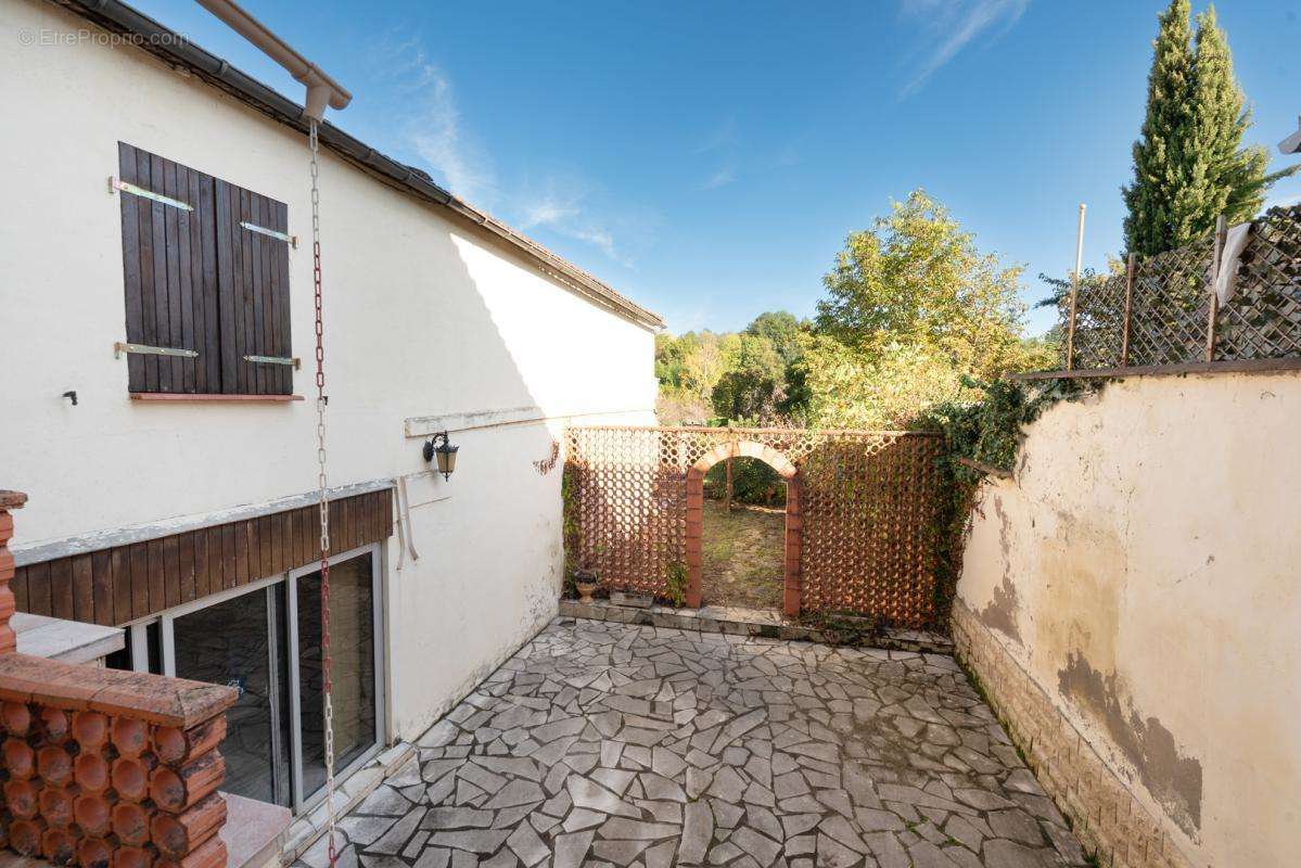 Maison à BLAYE-LES-MINES