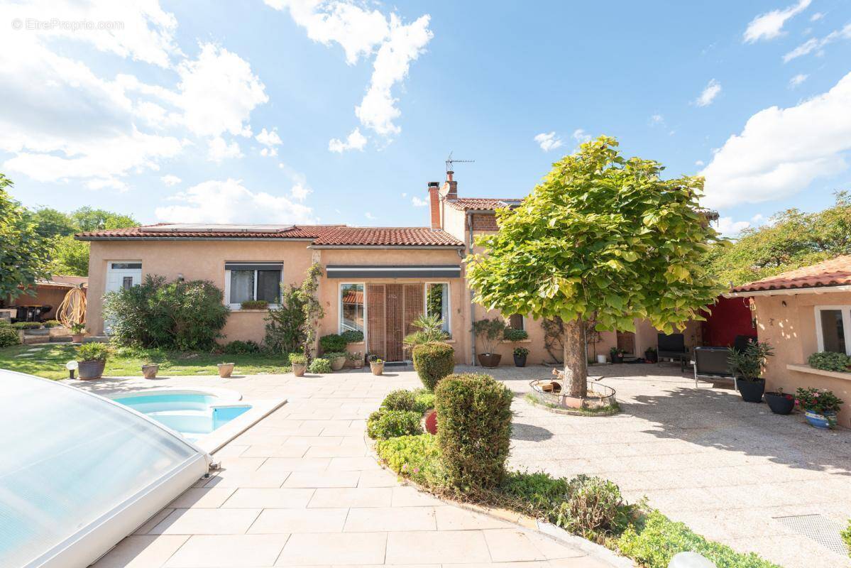 Maison à BLAYE-LES-MINES