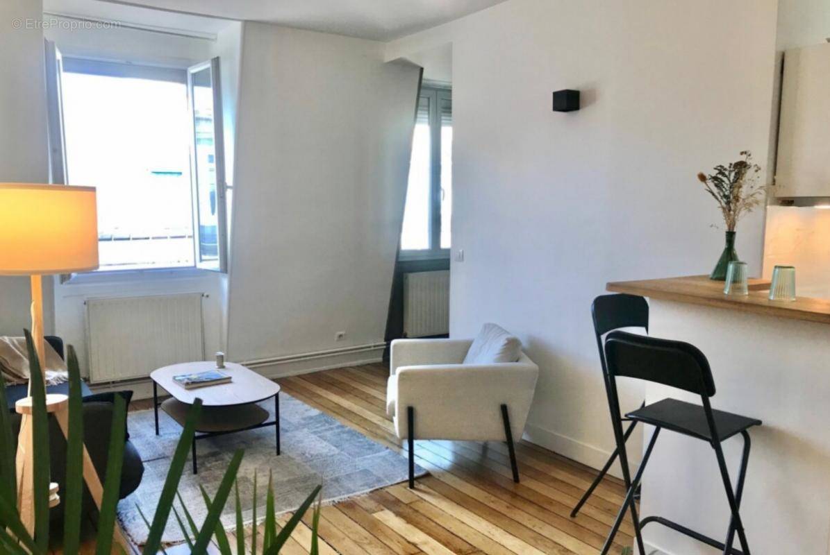 Appartement à PARIS-11E