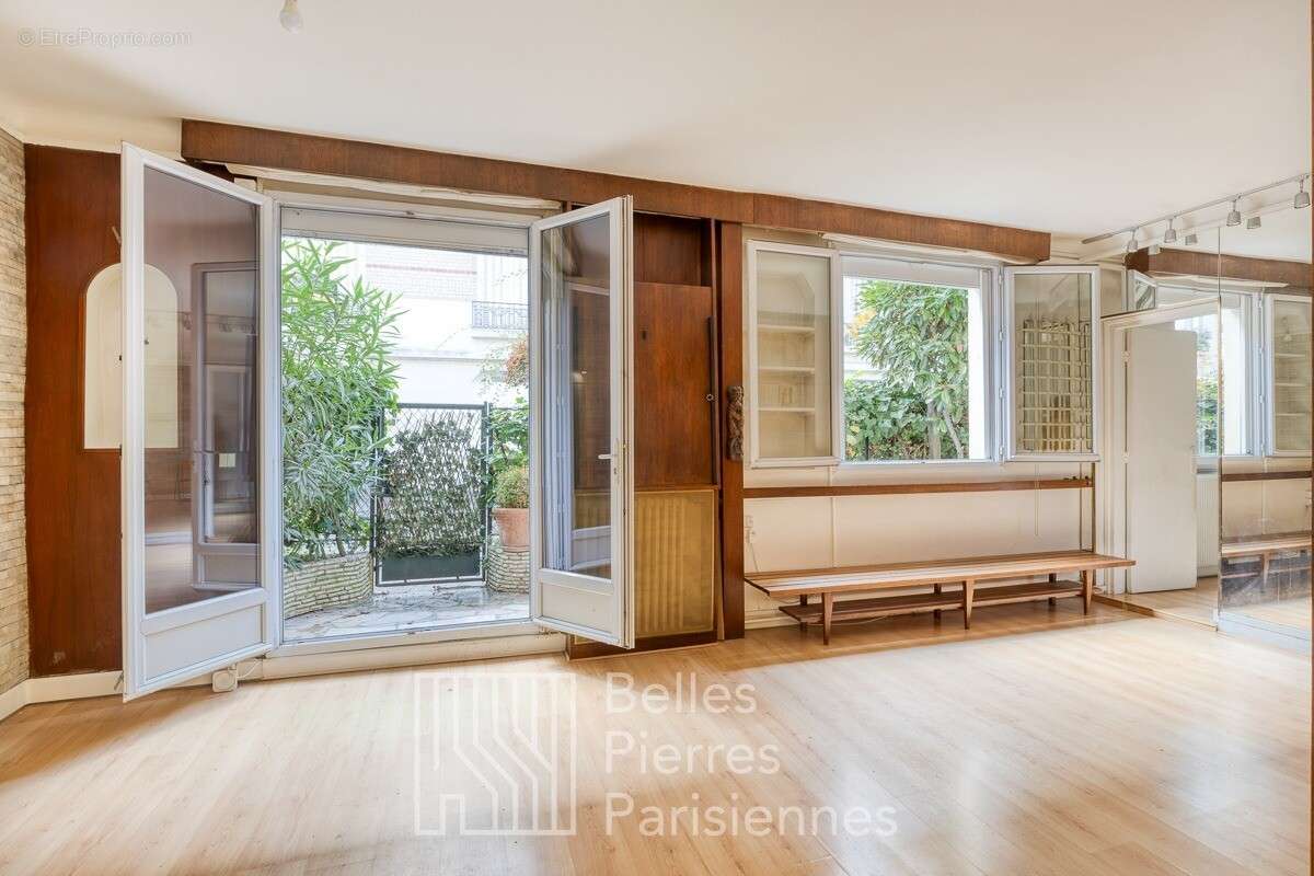 Appartement à PARIS-19E