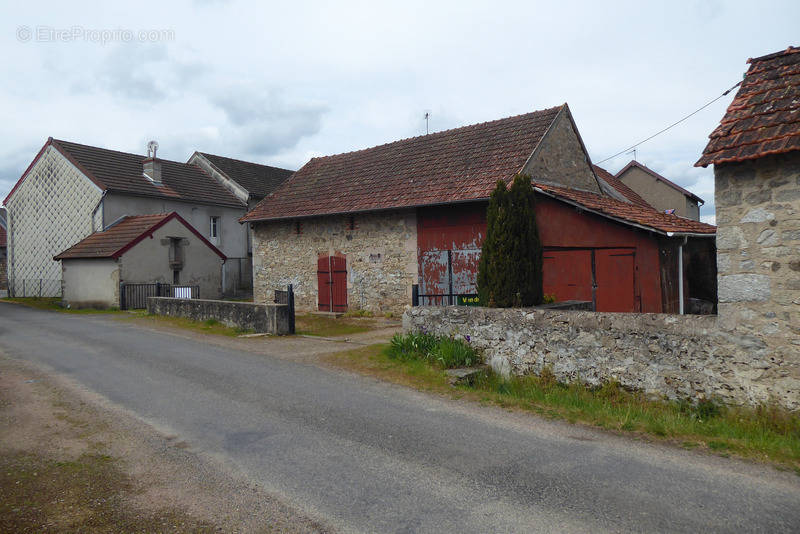 Maison à SAINT-NIZIER-SUR-ARROUX