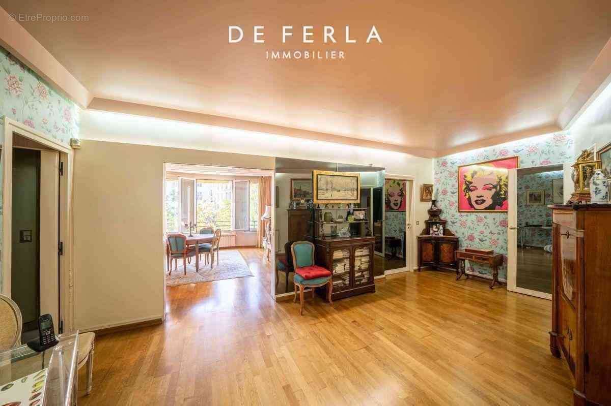 Appartement à PARIS-2E