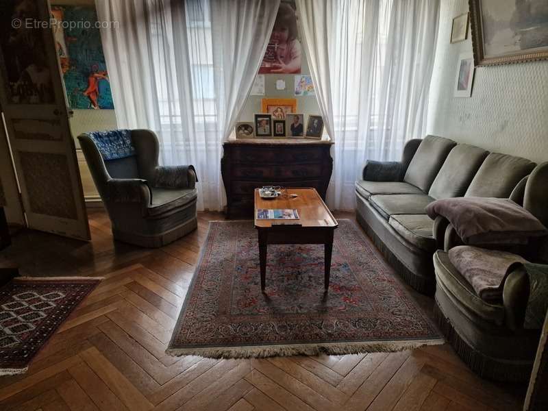 Appartement à MIRECOURT