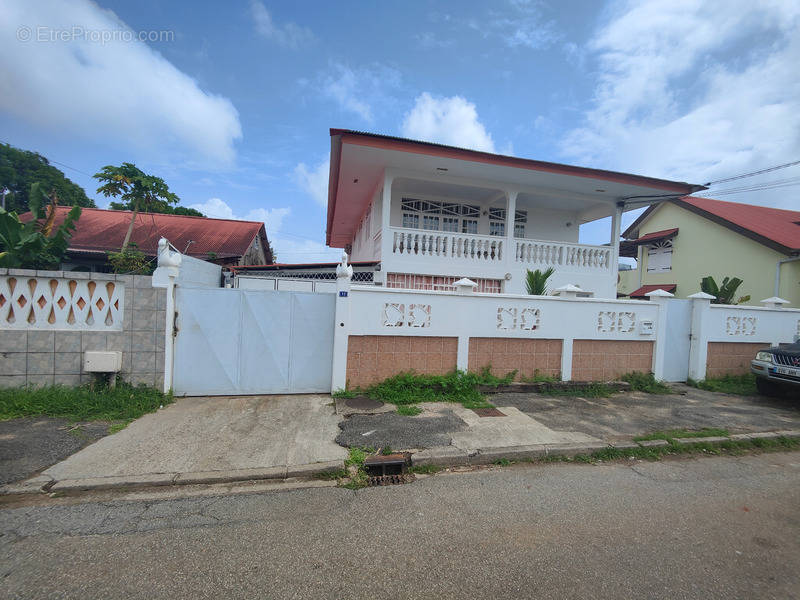 Maison à CAYENNE