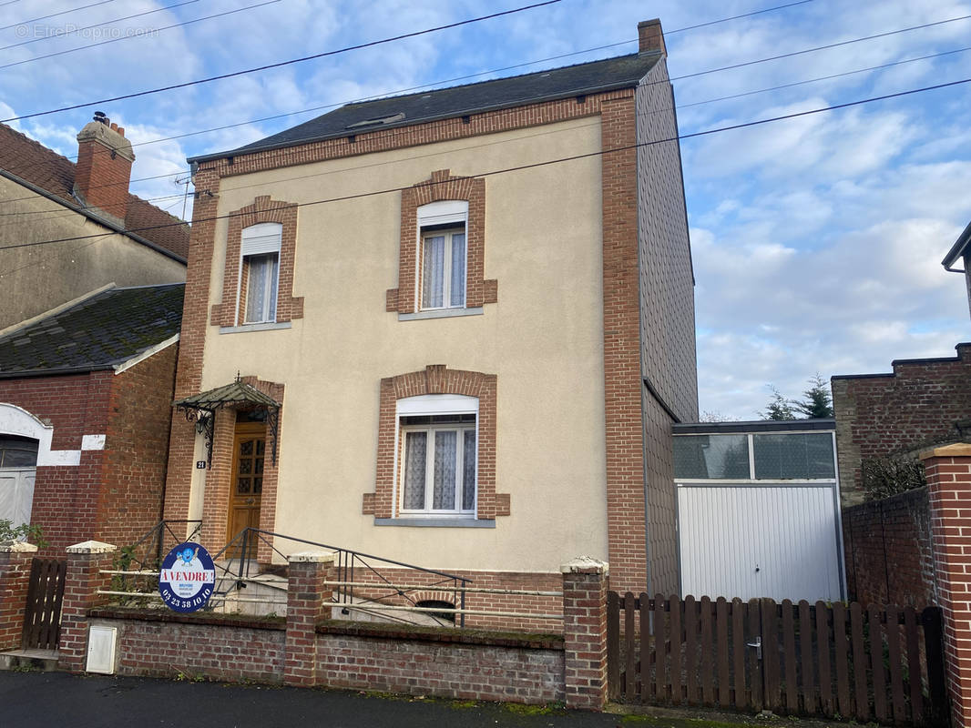 Maison à HIRSON