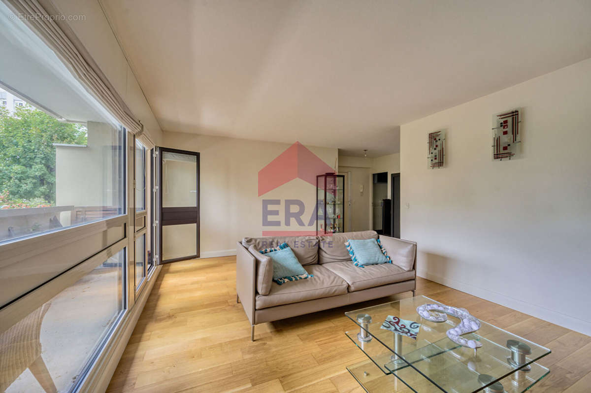 Appartement à NANTERRE