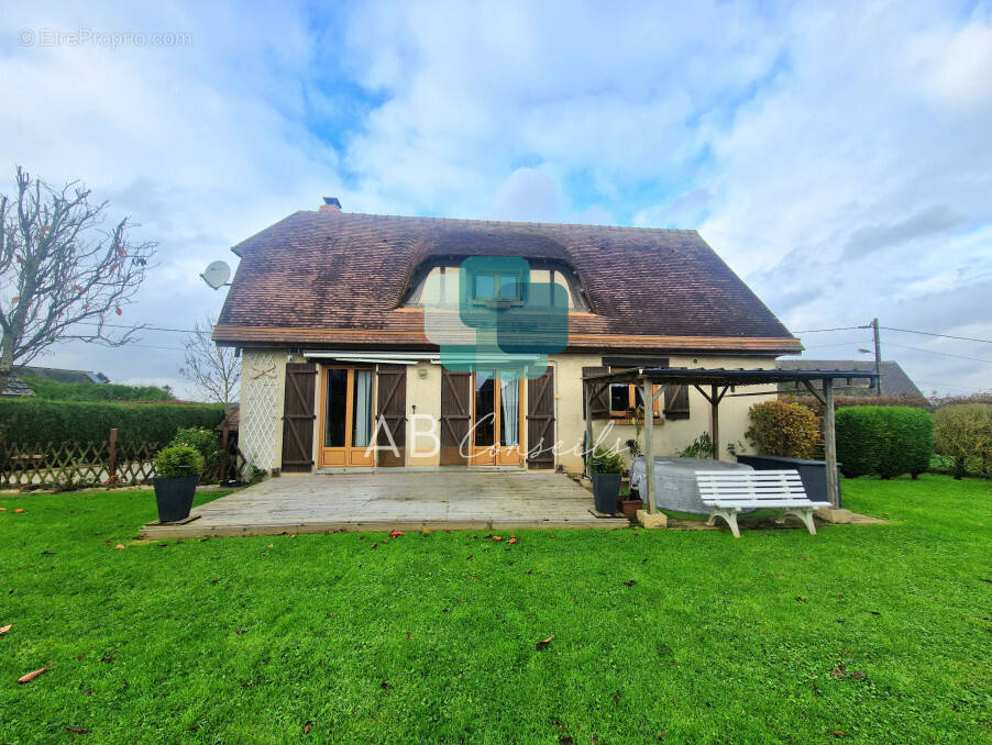 Maison à RONCHEROLLES-SUR-LE-VIVIER