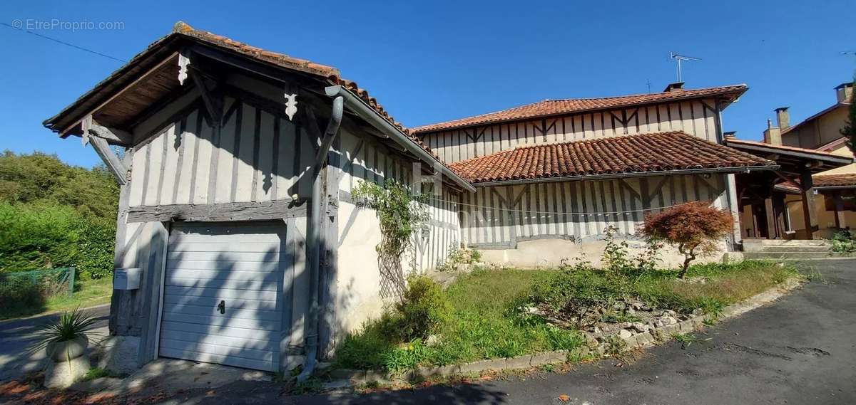 Maison à ROQUEFORT