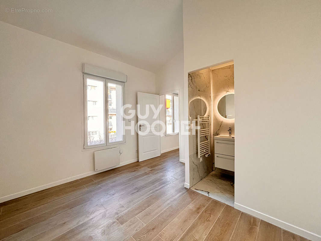 Appartement à AUBERVILLIERS