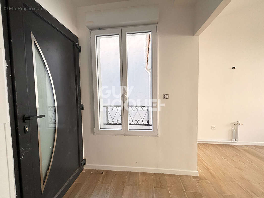 Appartement à AUBERVILLIERS