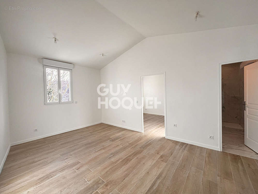 Appartement à AUBERVILLIERS