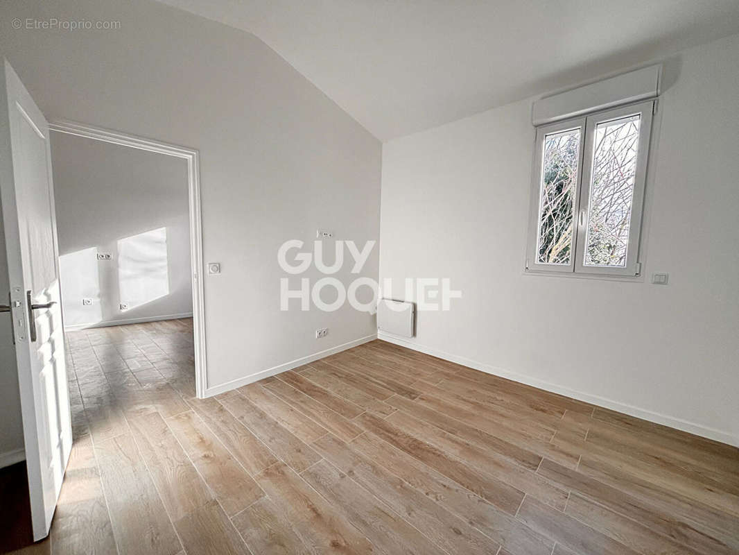 Appartement à AUBERVILLIERS