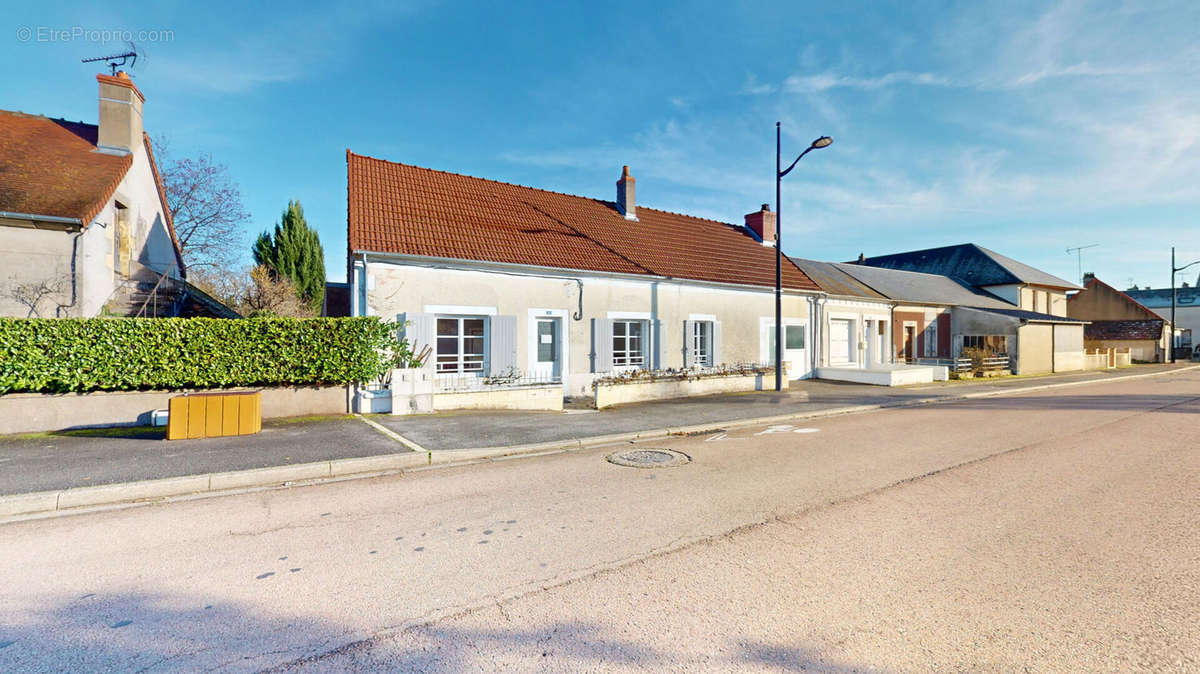 Maison à MAGNY-COURS