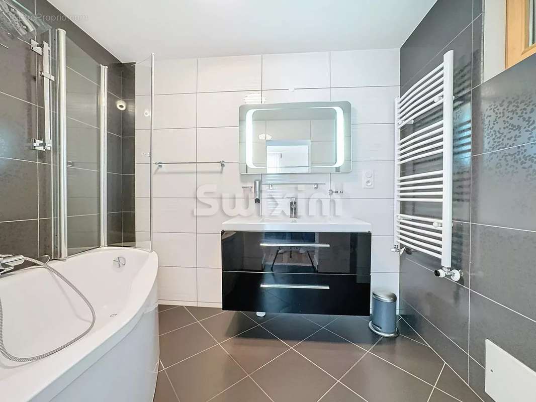 Appartement à SAINT-GERVAIS-LES-BAINS