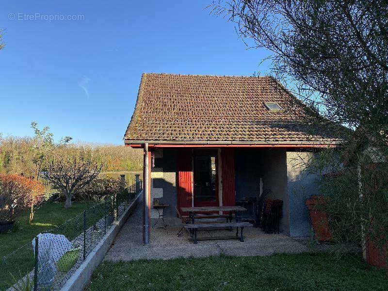 Maison à MAUZAC-ET-GRAND-CASTANG