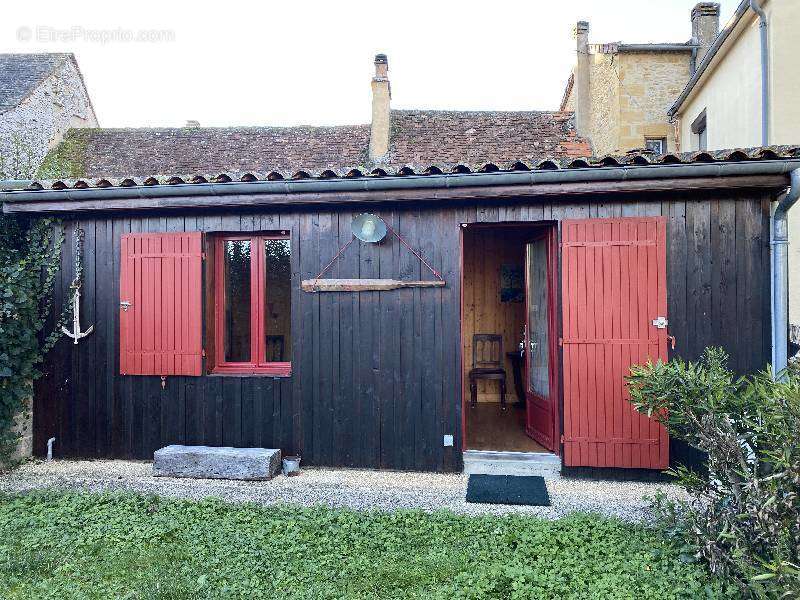 Maison à MAUZAC-ET-GRAND-CASTANG