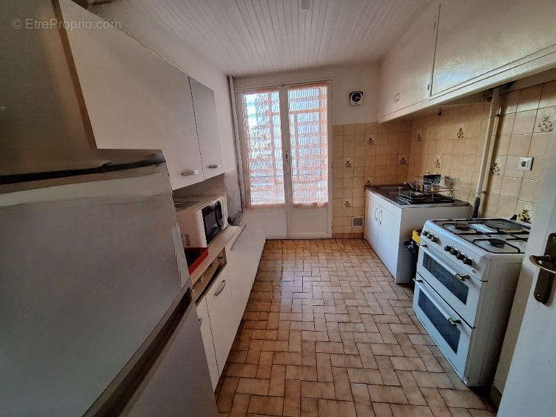 Appartement à MARSEILLE-5E