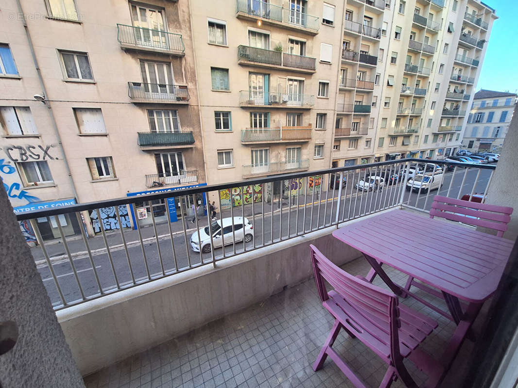 Appartement à MARSEILLE-5E