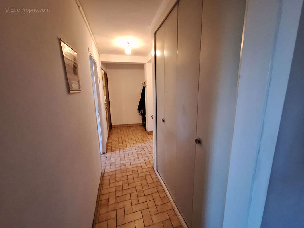 Appartement à MARSEILLE-5E