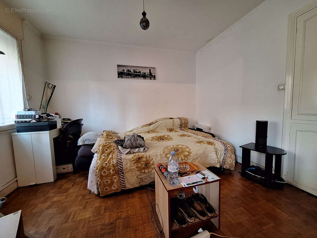 Appartement à MARSEILLE-5E