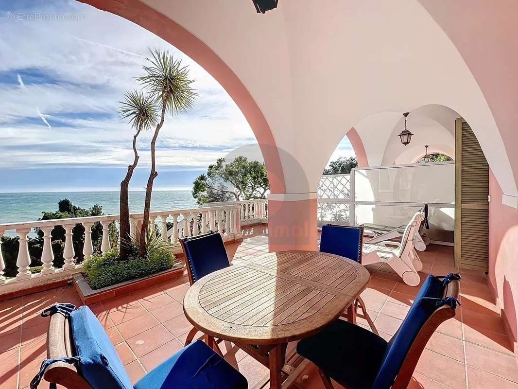 Appartement à MENTON