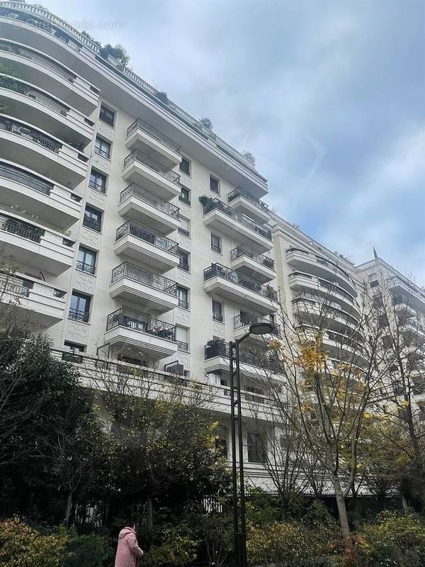 Appartement à LEVALLOIS-PERRET