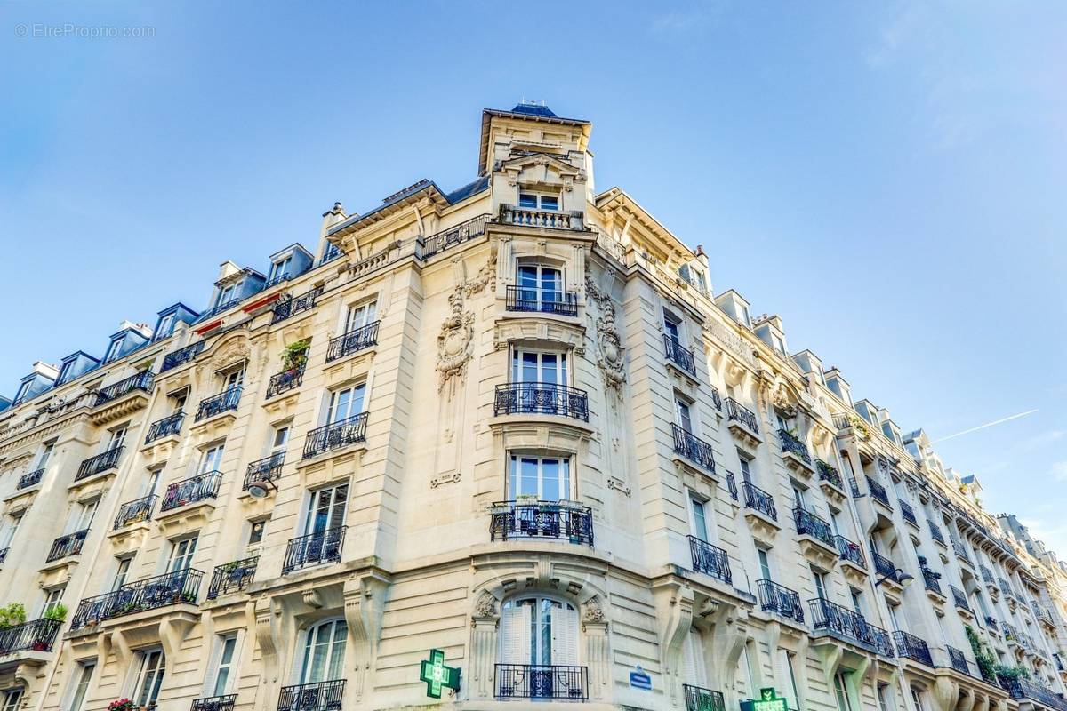 Appartement à PARIS-14E